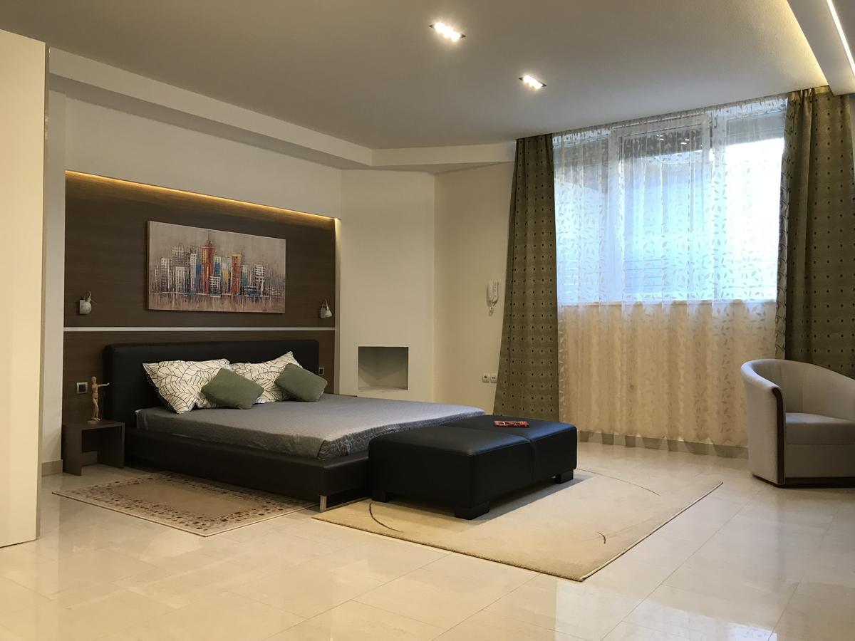 Centar Lux Vrsac Apartment ภายนอก รูปภาพ