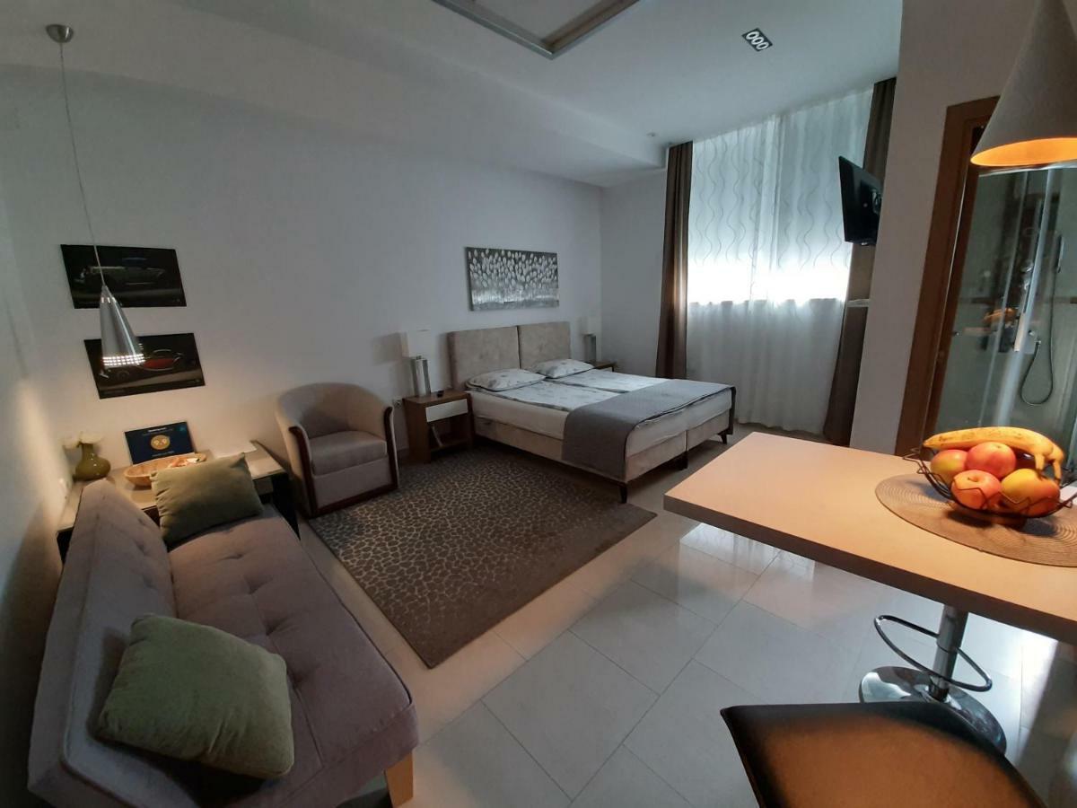 Centar Lux Vrsac Apartment ภายนอก รูปภาพ