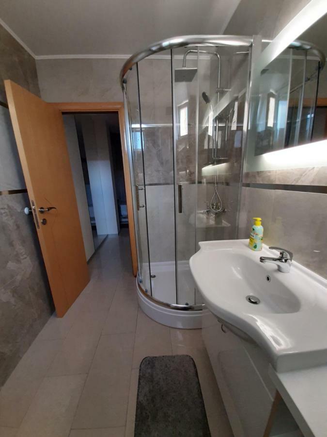 Centar Lux Vrsac Apartment ภายนอก รูปภาพ